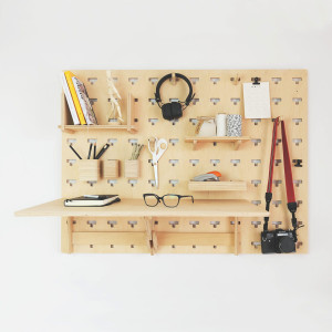 Wielofunkcyjny organizer ścienny Pegboard zestaw ze stolikiem (100 × 75)