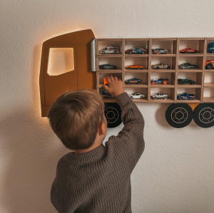 Drewniana półka na resoraki hot wheels tir do pokoju dziecięcego
