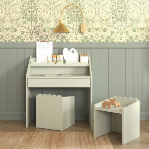 Zestaw dziecięcy Montessori – biurko z 2 krzesełkami Sage | Book Nook