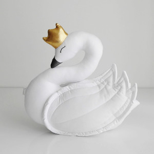 Łabędź biały ze złotą koroną