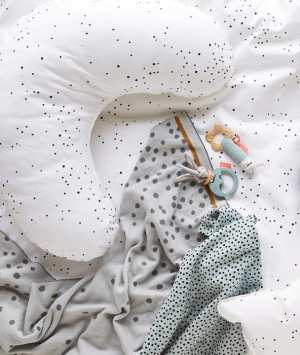 Done by Deer Dots Poduszka Rogal do Karmienia White