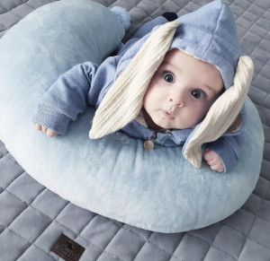 Poduszka rogal do karmienia błękitna