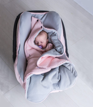 Waffle Pink – otulacz do fotelika samochodowego