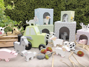 Drewniany traktor ze zwierzętami - zestaw zabawek drewnianych Jabadabado