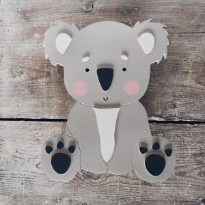 Drewniakowa – Lampka nocna „Koala” – wisząca dekoracja ścienna dla dzieci