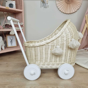 Wózek wiklinowy dla lalek pchacz ecru z chwostami Biały