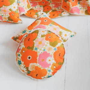 Poduszka okrągła "Picnic with the flowers"