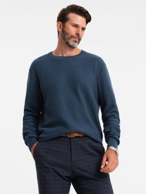 Męski sweter RELAXED FIT z dzianiny o diamentowym splocie – granatowy V2 OM-SWSW-0110