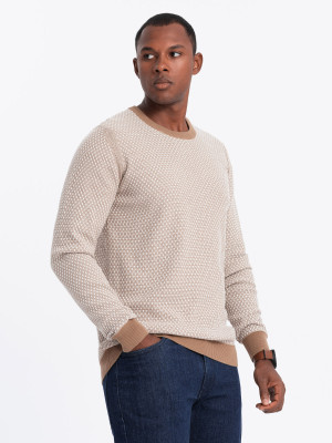 Sweter męski dzianinowy RELAXED FIT we wzory – jasnobrązowy V3 OM-SWSW-0111