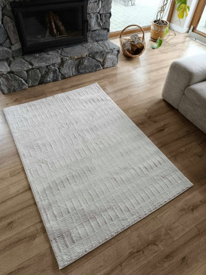 Dywan nowoczesny pluszowy, kolor krem 120x170cm z krótkim miękkim włosiem.