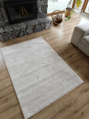 Dywan nowoczesny pluszowy,kolor kremowy 120x170cm z krótkim miękkim włosiem.