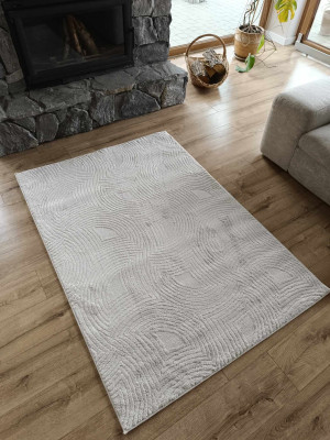 Dywan nowoczesny pluszowy , kolor kremowy 160x230cm z krótkim miękkim włosiem.