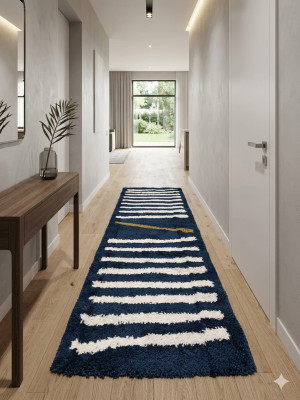 Chodnik dywanowy 75x115 cm granatowy w pasy – miękki nowoczesny do przedpokoju