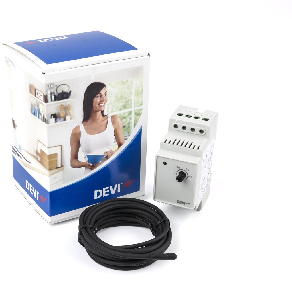 Termostat DEVIreg-330 regulacja temperatury -10 +10°C
