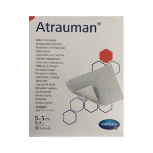 Hartmann Atrauman opatrunek z hydrofobowej siateczki tiulowej z maścią - 5x5cm, 50 szt.