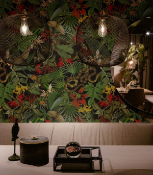 Wallcolors Tapeta Roxy Red