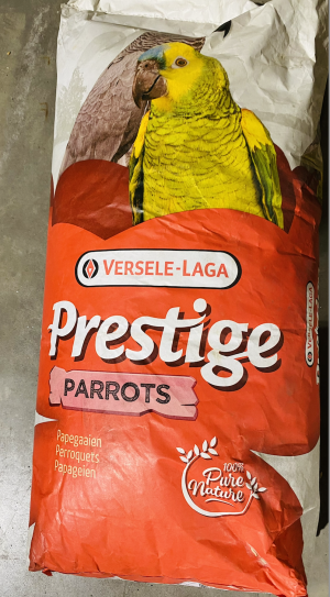 OUTLET Versele Laga Exotic Nuts 15kg - pokarm z orzechami dla dużych papug