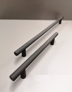 Uchwyt RICARDO 128 mm czarny mat, radełko