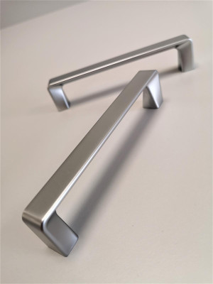 Uchwyt UU52 128 mm chrom mat