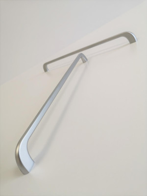 Uchwyt UU05 320 mm chrom mat