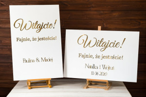 Ślubna tablica powitalna 60x90 cm z lustrzanym napisem  "Witajcie! Fajnie że jesteście!"