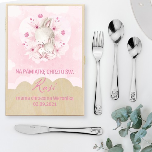 Sztućce dla dzieci z grawerem w drewnianym pudełku na chrzest - Króliczki
