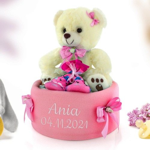 Tort z pampersów 4 dla dziecka z haftem - Kolorowa słodycz