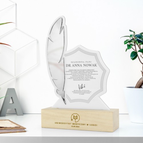 Statuetka z grawerem na jubileusz uzyskania tytułu naukowego - Inspiracja
