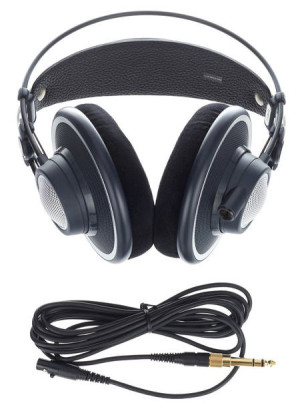 AKG K702