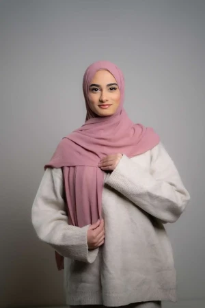 Frozen Chiffon Hijab In Dusty Pink | Stylish and Comfortable Modest Fashion | Rabaya
