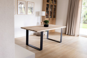 Berg Eiche Tisch mit U-Beinen