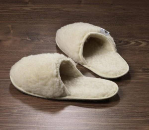 K.&N. SCHURWOLL Pantoufles en laine vierge 41-43