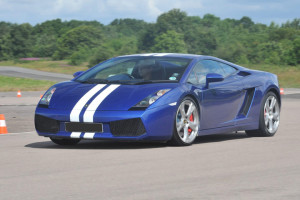 1 Hour 2 Lap Lamborghini Passenger Ride Experience By An Expert Whilst You Sit Back, Relax And Enjoy The Ride!