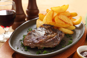 Sizzler Steak For Two With A Bottle Of Wine & Has Fantastic Views Over Chavasse Park