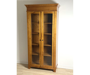 Zweitürige Kirschholz-Vitrine im Biedermeier-Stil (V10)