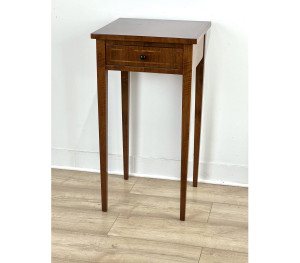 Nussbaum Biedermeier Beistelltisch 40x40cm(S1)