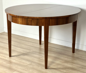 Biedermeier Kulissentisch rund, Nussbaum, Durchmesser 120 cm + 3x65 cm (T26.3)