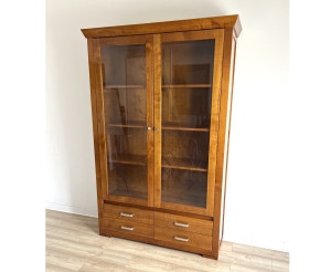 Stilvolle Vitrine im Biedermeierstil aus Kirschholz (V18)