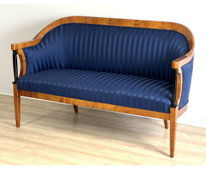 A3 Biedermeier Sofa mit schwarzen Säulen