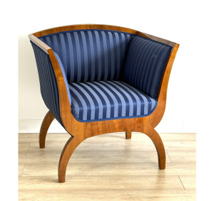 F15 Stilvoller Biedermeier-Sessel