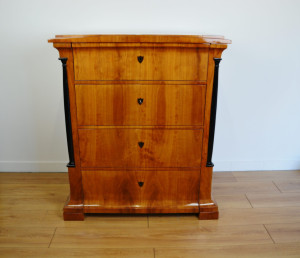 B11 Biedermeier Kommode mit 4 Schubladen
