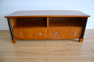 B28 TV-Kommode im Biedermeier-Stil