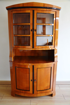 V19 Biedermeier Vitrine Kirche