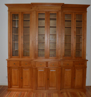 V22 Eklektischer Bücherschrank