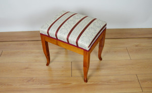 H12 Biedermeier Hocker 45x35