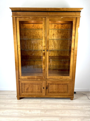 V21 Biedermeier Vitrine Kirsche