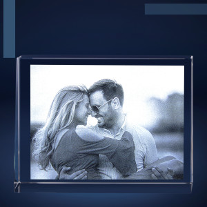 2D-Fotogravur im Glasprisma – Einzigartiges Foto-Geschenk aus Kristallglas, Größe S, 6x8x2,5cm, Querformat | LOOXIS