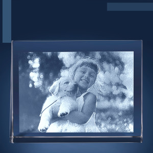 2D-Fotogravur im Glasprisma – Einzigartiges Foto-Geschenk aus Kristallglas, Größe M, 8x0,5x3cm, Querformat | LOOXIS