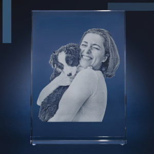 2D-Fotogravur im Glasprisma – Einzigartiges Foto-Geschenk aus Kristallglas, Größe XL, 18x13x3,5cm, Hochformat | LOOXIS