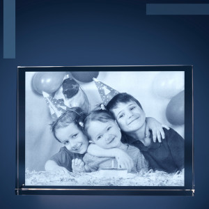 2D-Fotogravur im Glasprisma – Einzigartiges Foto-Geschenk aus Kristallglas, Größe XL, 13x18x3,5cm, Querformat | LOOXIS